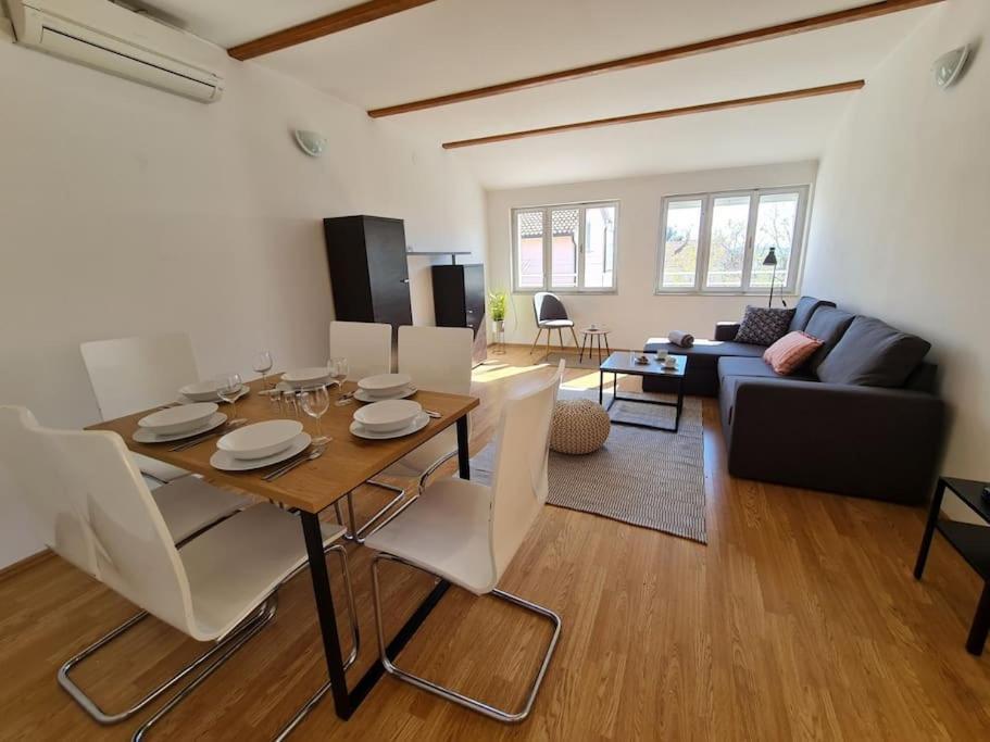 Prostorny Domov V Nejkrasnejsi Casti Chorvatska Apartment Vodice Exterior photo